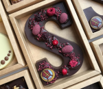 Vier Sinterklaas met ambachtelijke chocolade